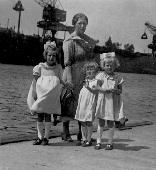 Mor, Lene, Hilde og Rosa