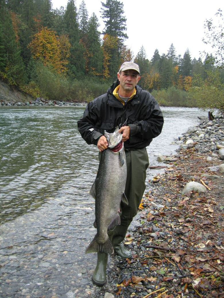 Carl med kongelaks på 13,8 kg