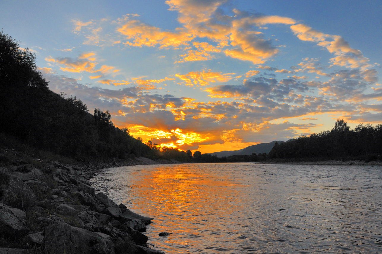 Morgenstemning ved Gaula kl. 04 den 26. juni 2009