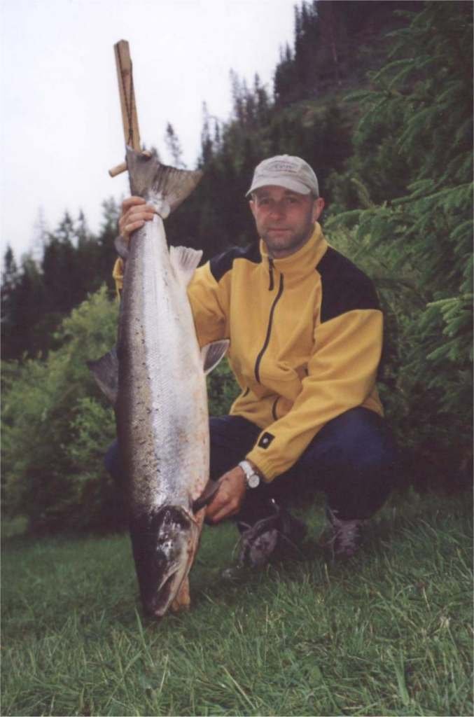 Carl med laks fra Gaula 2004