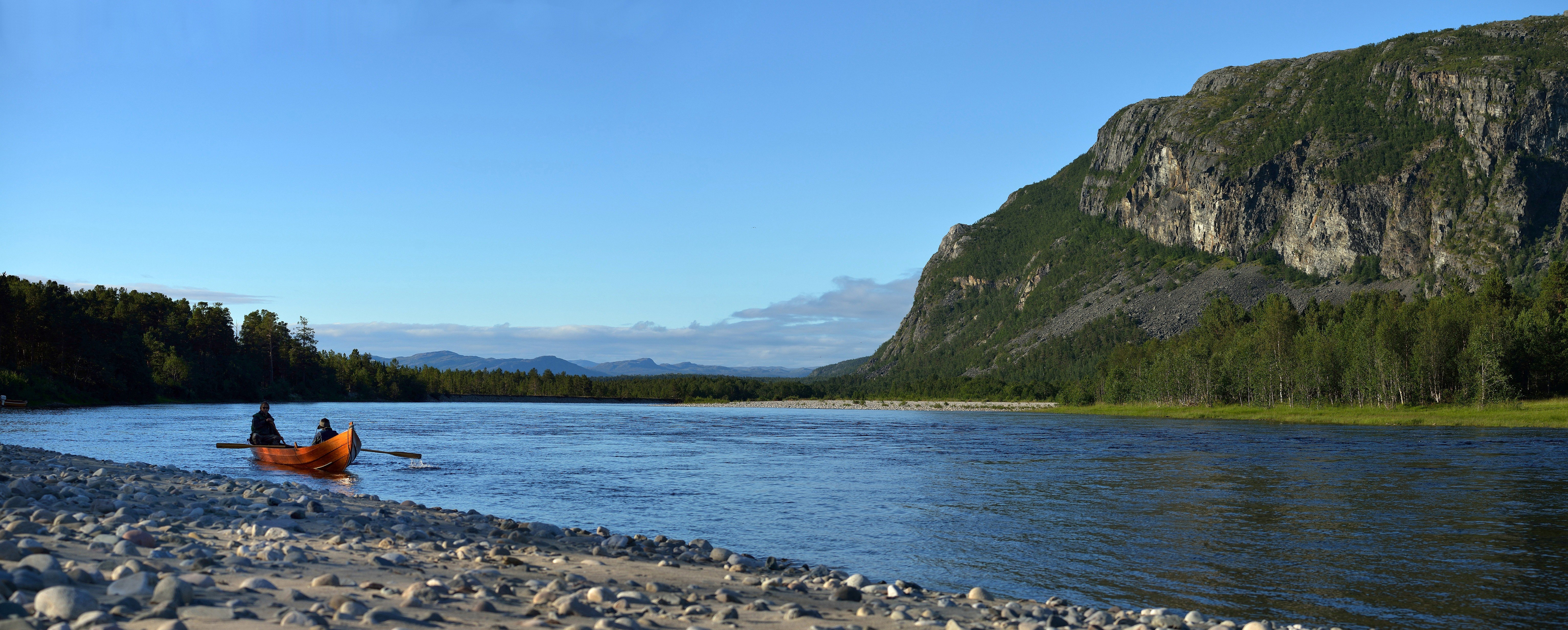 Alta elven en sen aften i juli