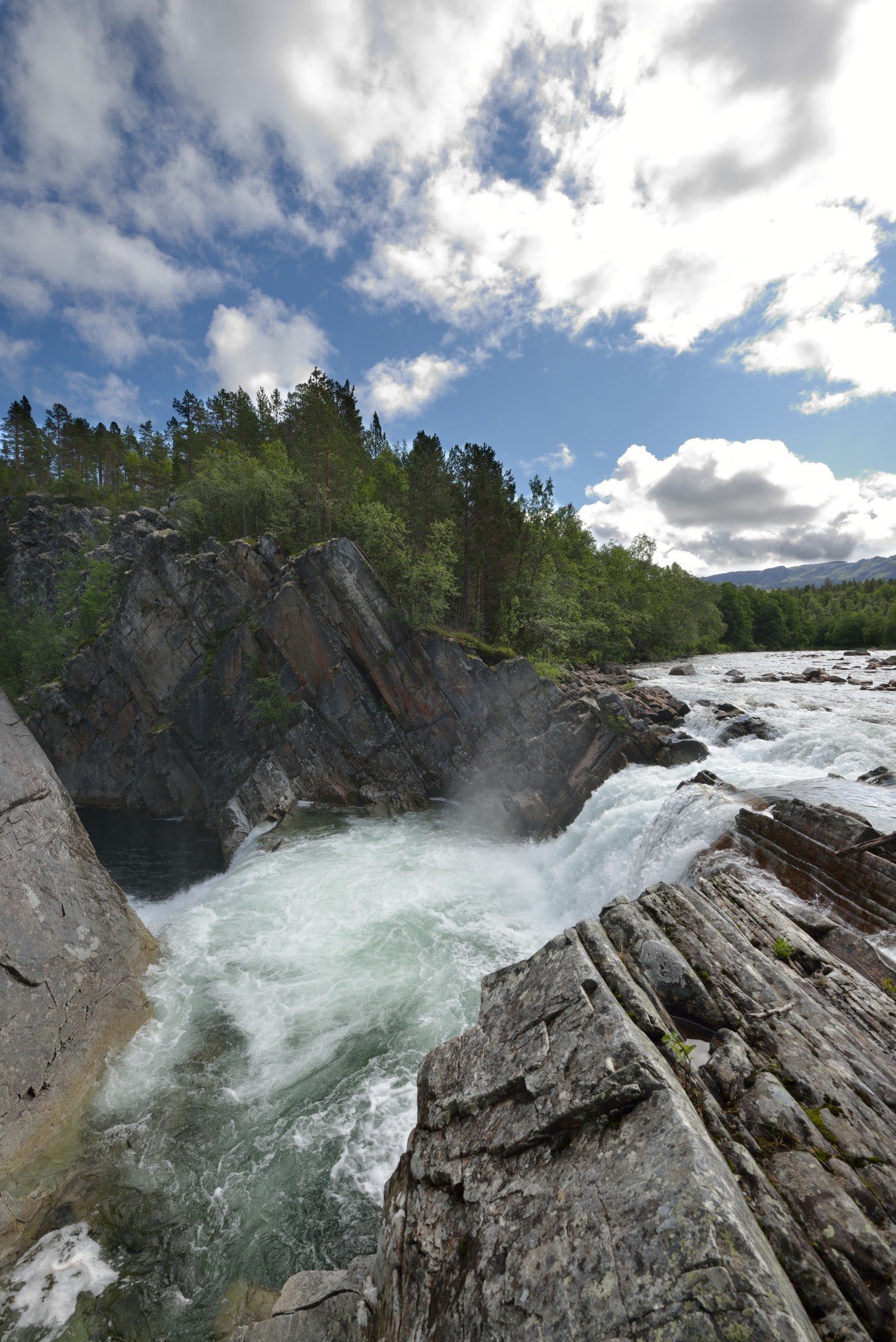 Fossen ved laksetrappen på Kvænangselva