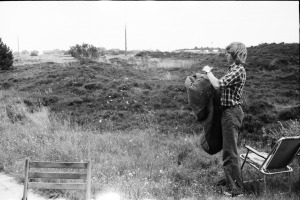 Henrik fjerner dun fra soveposen