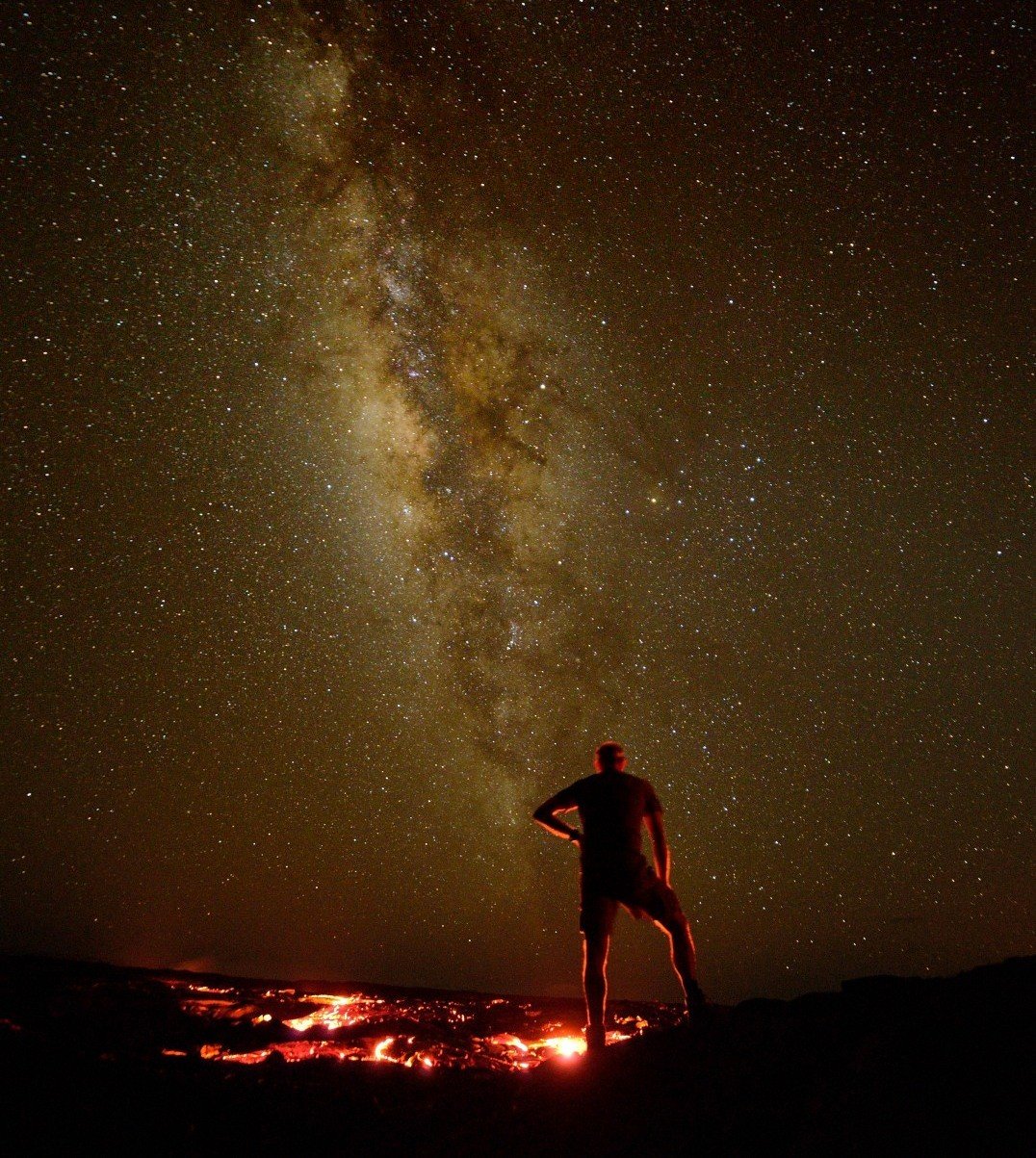 Carl ved den aktive lava