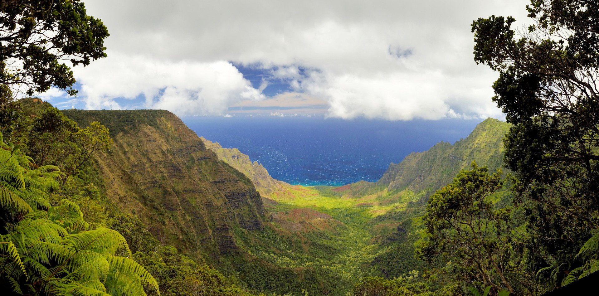 Na Pali Coast &mdash; panorama fra Puu O Kila trail