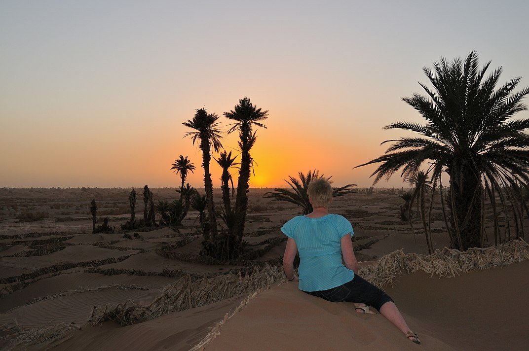 Solnedgang over Sahara en februaraften kl. 18:10