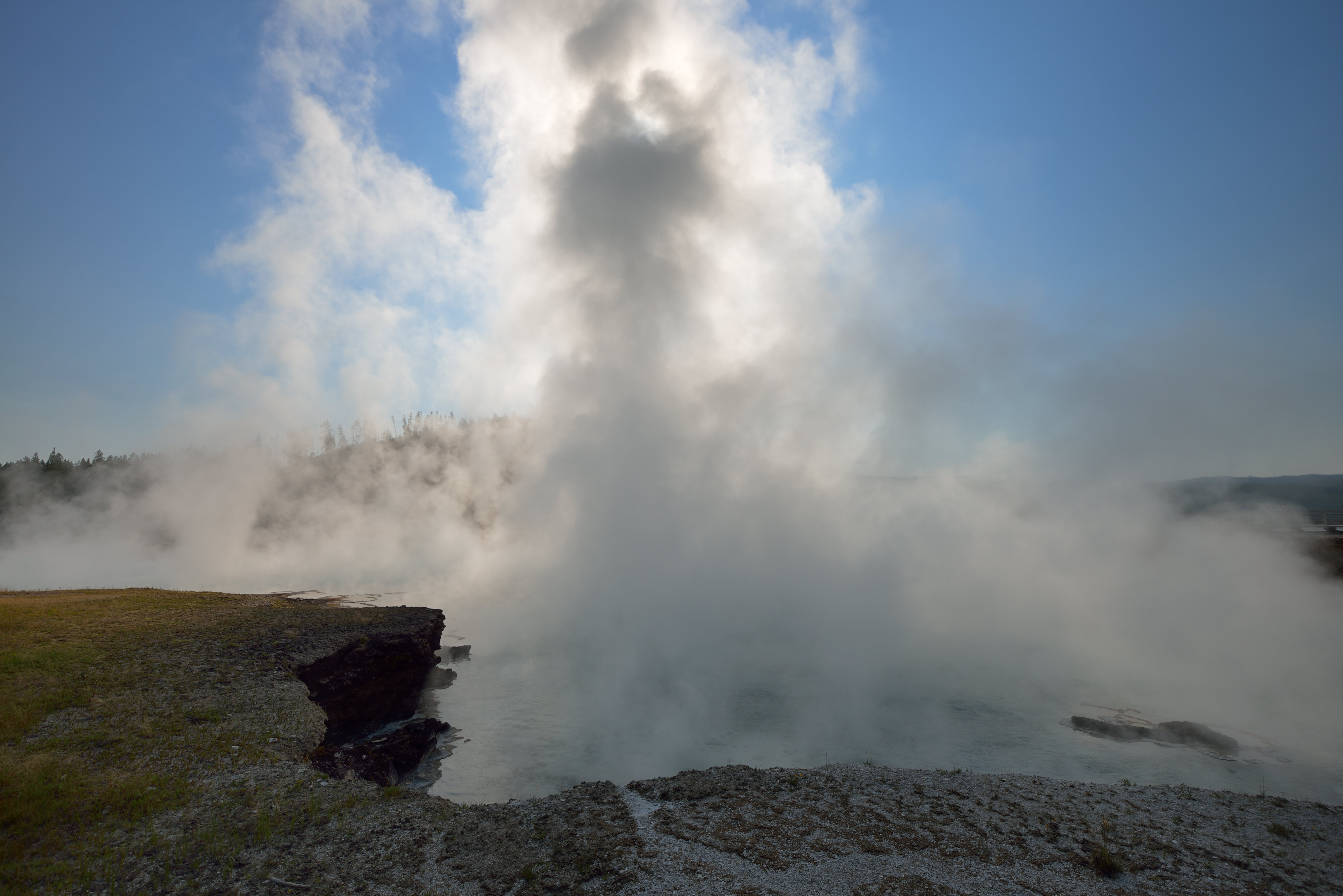 Hot Water Pot — kogende vand bobler op fra jordens indre