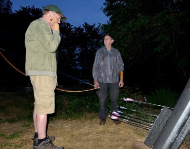 Henrik og Frede ved langbuen
