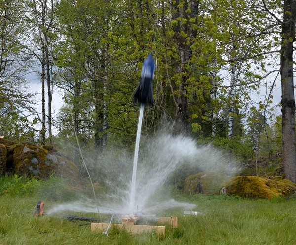 Peters raket få ms. efter take off